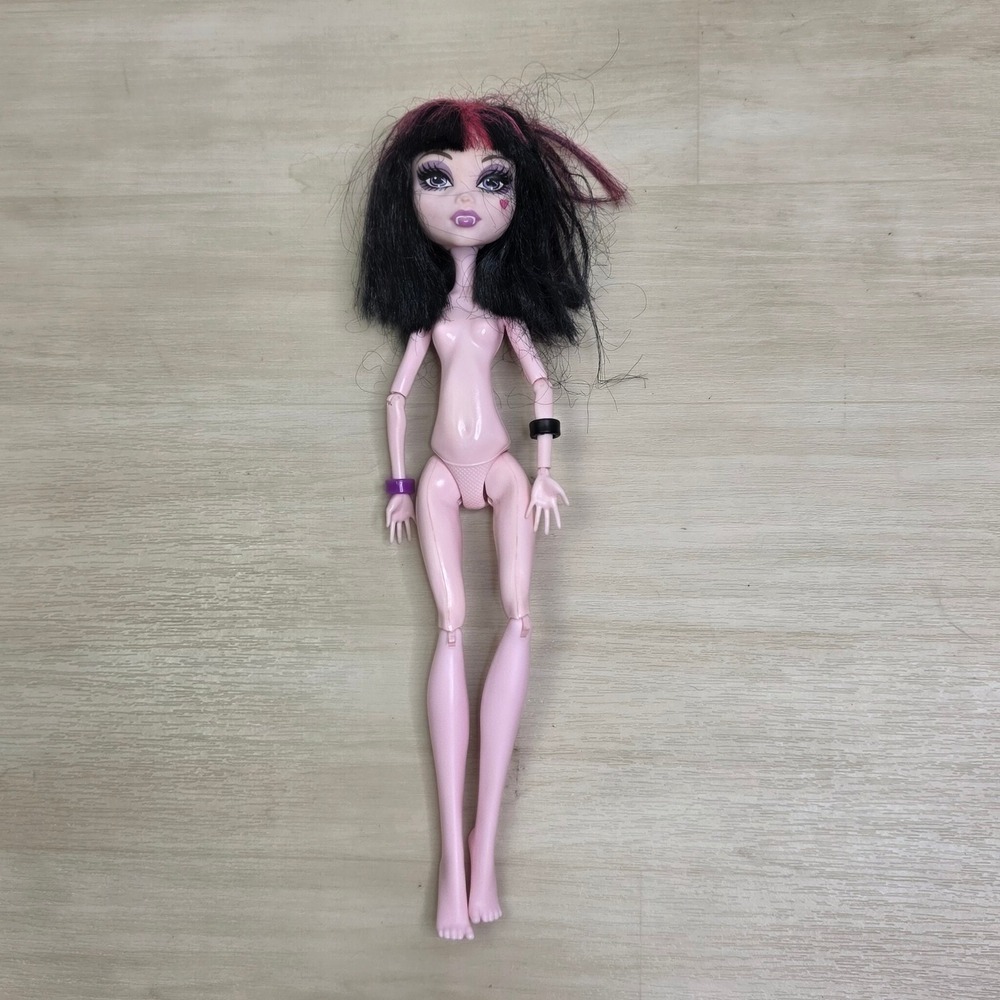 Mattel Monster High Draculaura Nude Doll Pink Black Hair 2008 First Wave